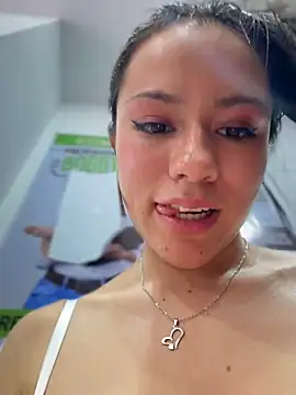 CHARLOTTE__05's Live XXX Chat