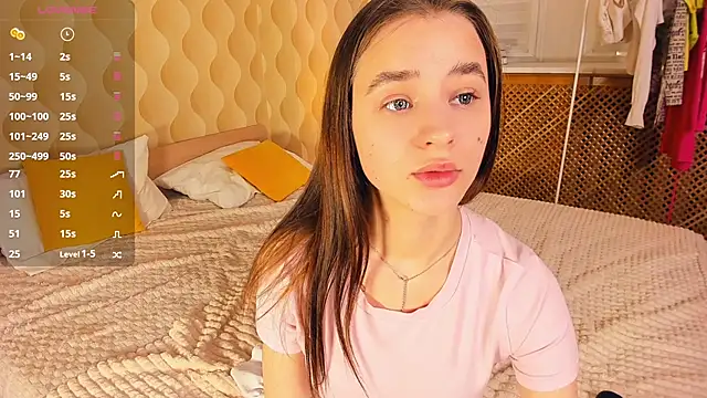 Chat XXX en directo de JinnyMcie