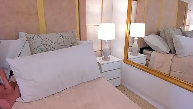 Chat +18 de lyrabellini ao vivo