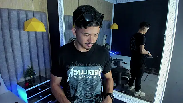 Chat XXX en directo de NicolaiKarav