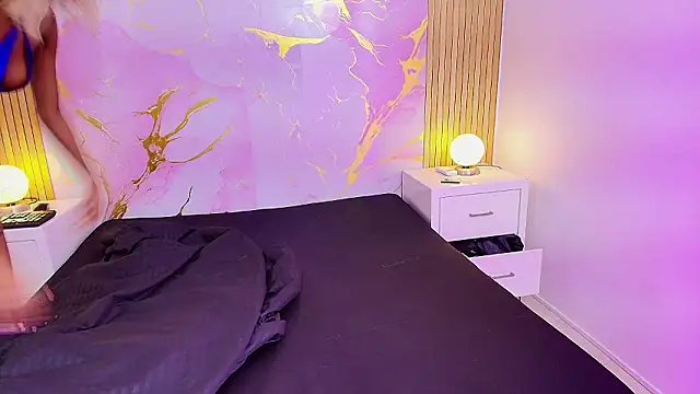 Онлайн чат XXX AprillRoss