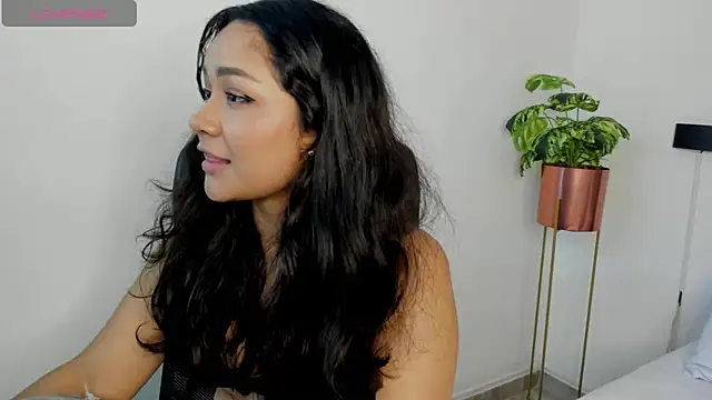 rossie_lanie_'s Live XXX Chat