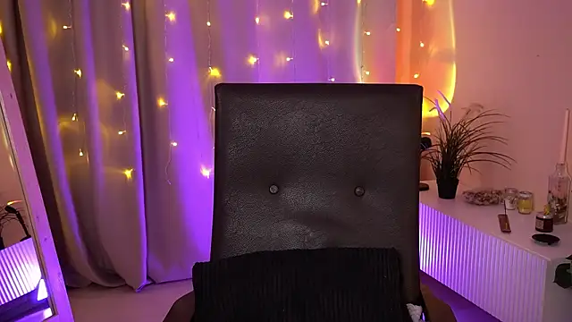 FeliciaLorne's Live XXX Chat