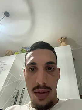 piccolo2002's Webcam Show