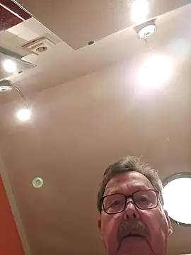 Einhorn527 网络视讯表演