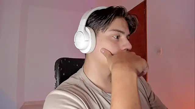 Giordano_Russo's Live XXX Chat