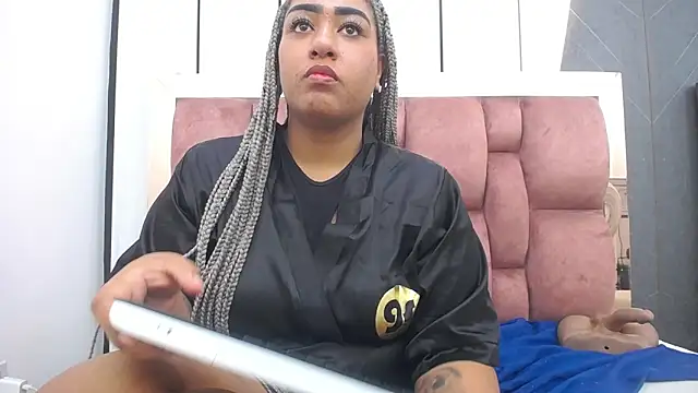 arianna_pearl's Webcam Show