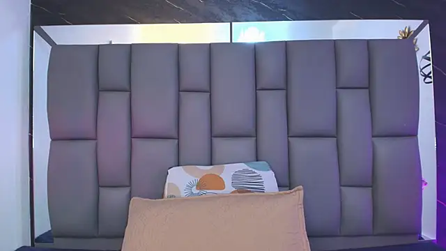 Chat XXX Live _MiaBrown_