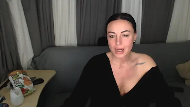 CloveLove's Live XXX Chat