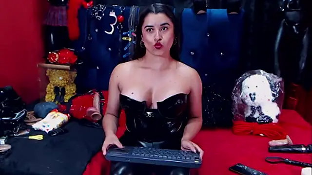 Hannamariana élő XXX-chatje