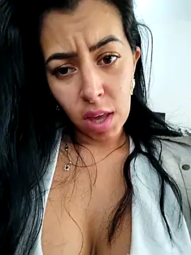 Luianna's Live XXX Chat