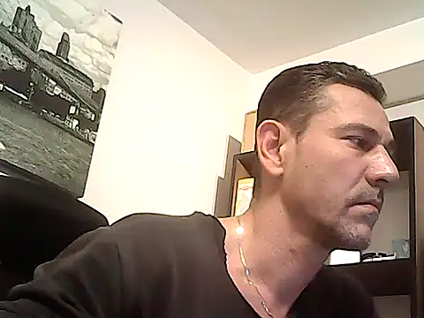 mastercharisma35 Adlı Modelin Canlı XXX Sohbeti