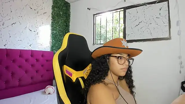 Pertunjukan Kamera Web emily_stars1