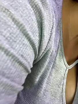 MiiaaJoness' Live XXX Chat