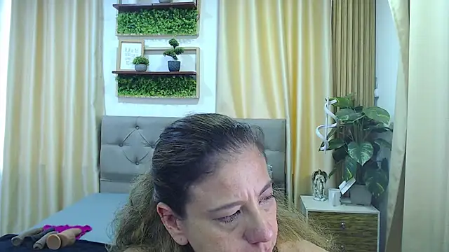 Онлайн чат XXX sasi_luna