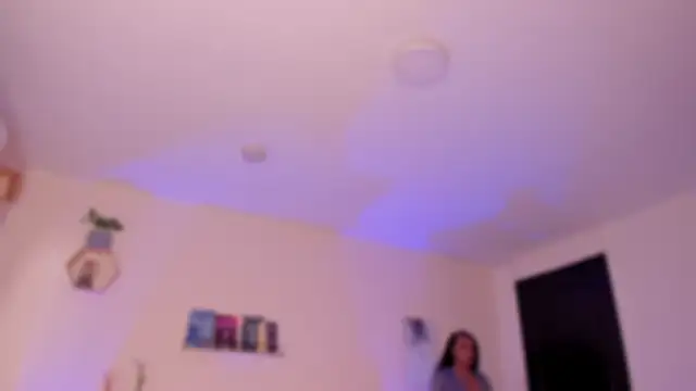 Chatroom XXX en direct de YariRose