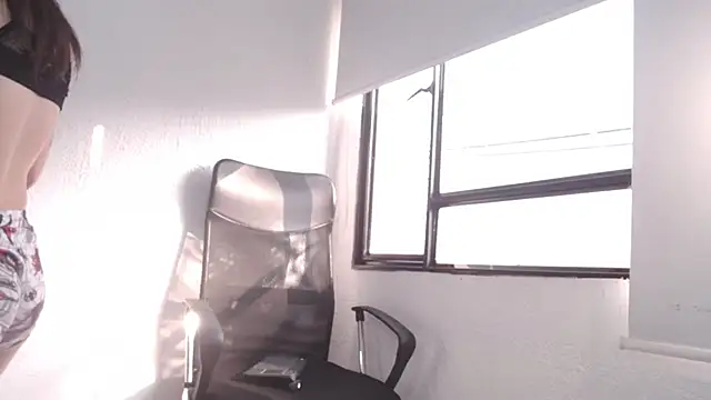 CarolineAikos 现场XXX聊天