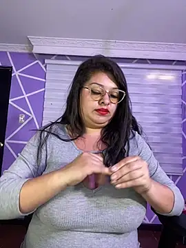 Вебкам-шоу MiiaaJoness