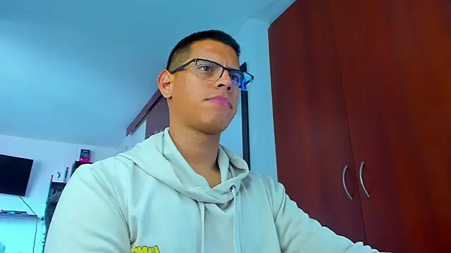 _John_Boy_ Adlı Modelin Canlı XXX Sohbeti