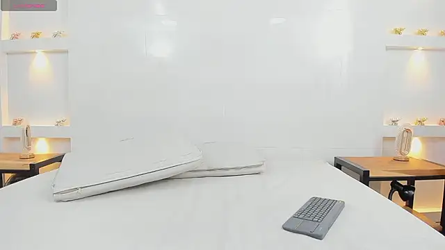 ikia_lopez_'s Live XXX Chat