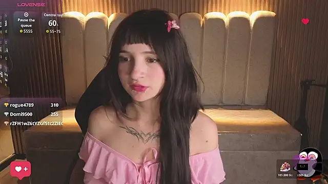 _Charlotte_Collins_'s Live XXX Chat