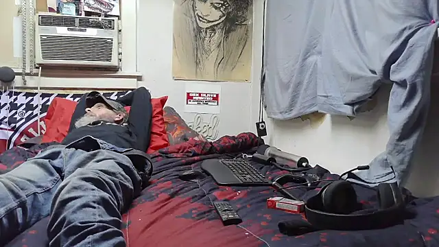 Spotless_Load élő XXX-chatje