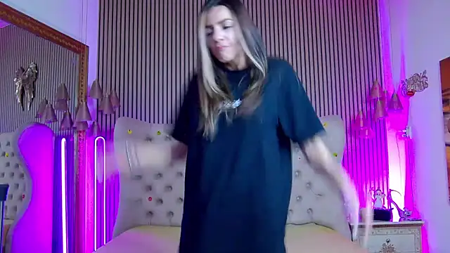 PlayfulShow élő XXX-chatje