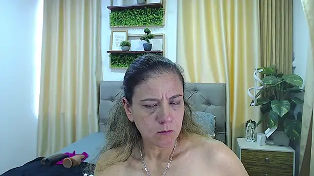 sasi_luna's Live XXX Chat