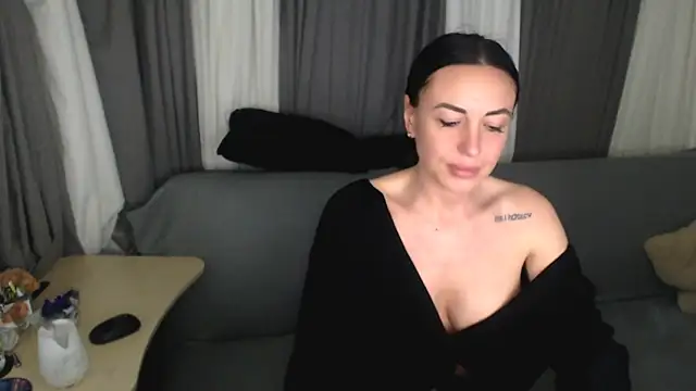 CloveLoveのライブXXXチャット