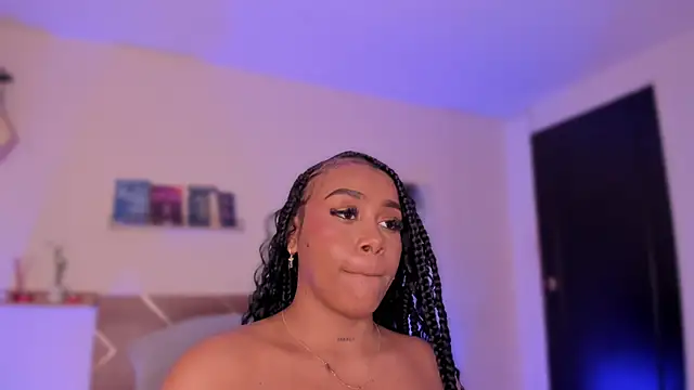 Chatroom XXX en direct de YariRose