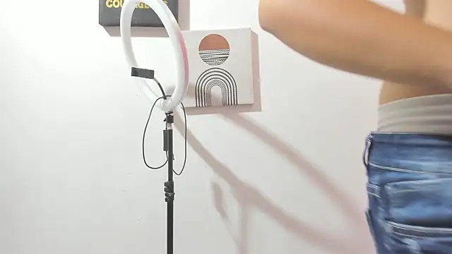 ariloe_quinteroのライブXXXチャット