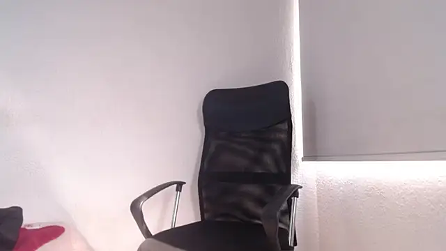 CarolineAikos Chat XXX live