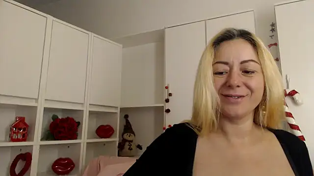 _karolynesyera_ Webcam show