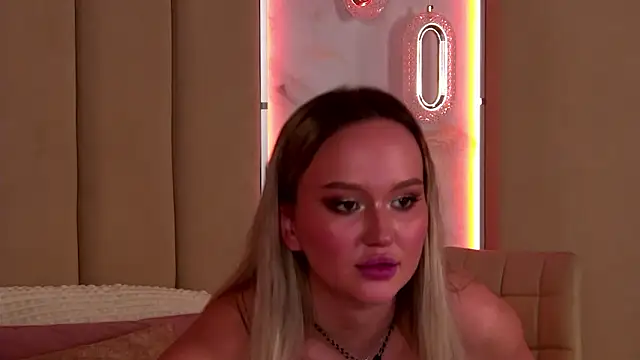 JuliaHotterのライブXXXチャット