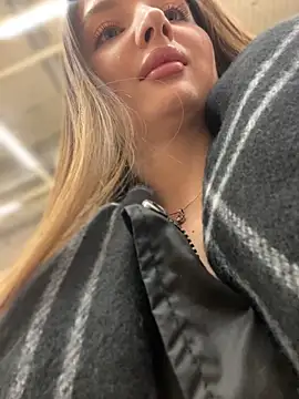 KrisMagnoly 即時 XXX 聊天