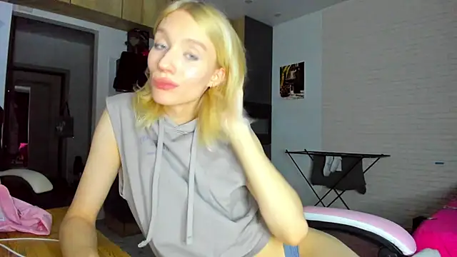 _Alice_Kitty's Webcam Show