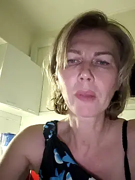 stellahere8 live XXX chat