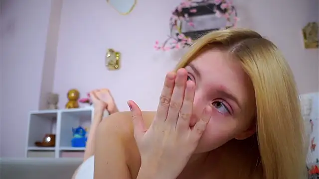 SunnivaCoviln Live XXX chat