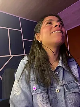 Czat XXX na żywo – NINA_18_YEARS