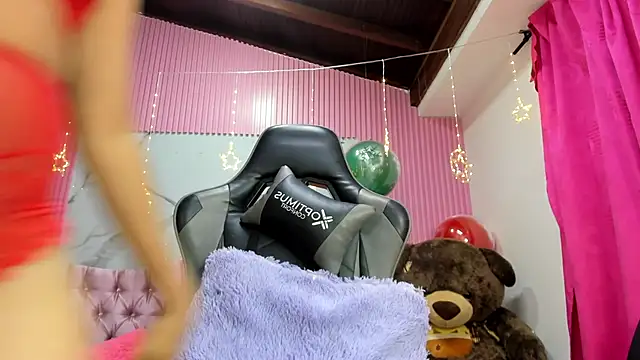 Mindy_19: онлайн-секс-чат