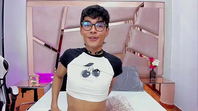 LittleNito Adlı Modelin Canlı XXX Sohbeti