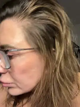 Chat +18 de NaughtyMilla ao vivo