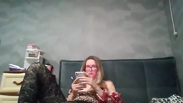 Jugira's Live XXX Chat