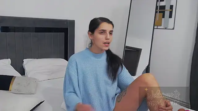 SoniaMoonnn Webcam show