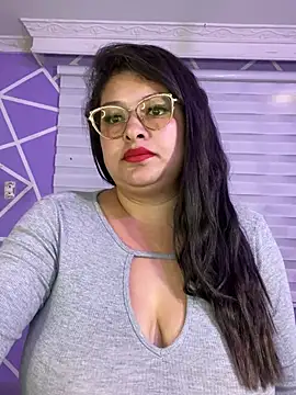 MiiaaJoness 在線直播表演