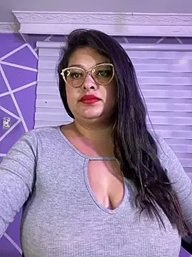 Chat +18 de MiiaaJoness ao vivo