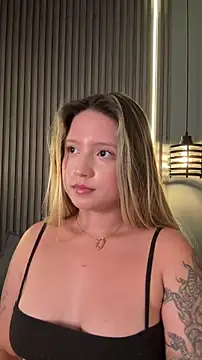 MiaPetit_ live XXX chat