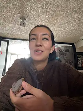 Chat +18 de SALOME_KORLAND ao vivo