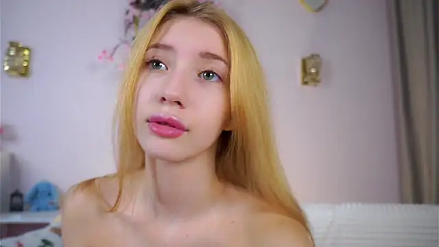 SunnivaCovil Live XXX-chat