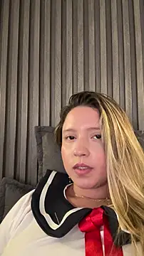 MiaPetit_'s Live XXX Chat